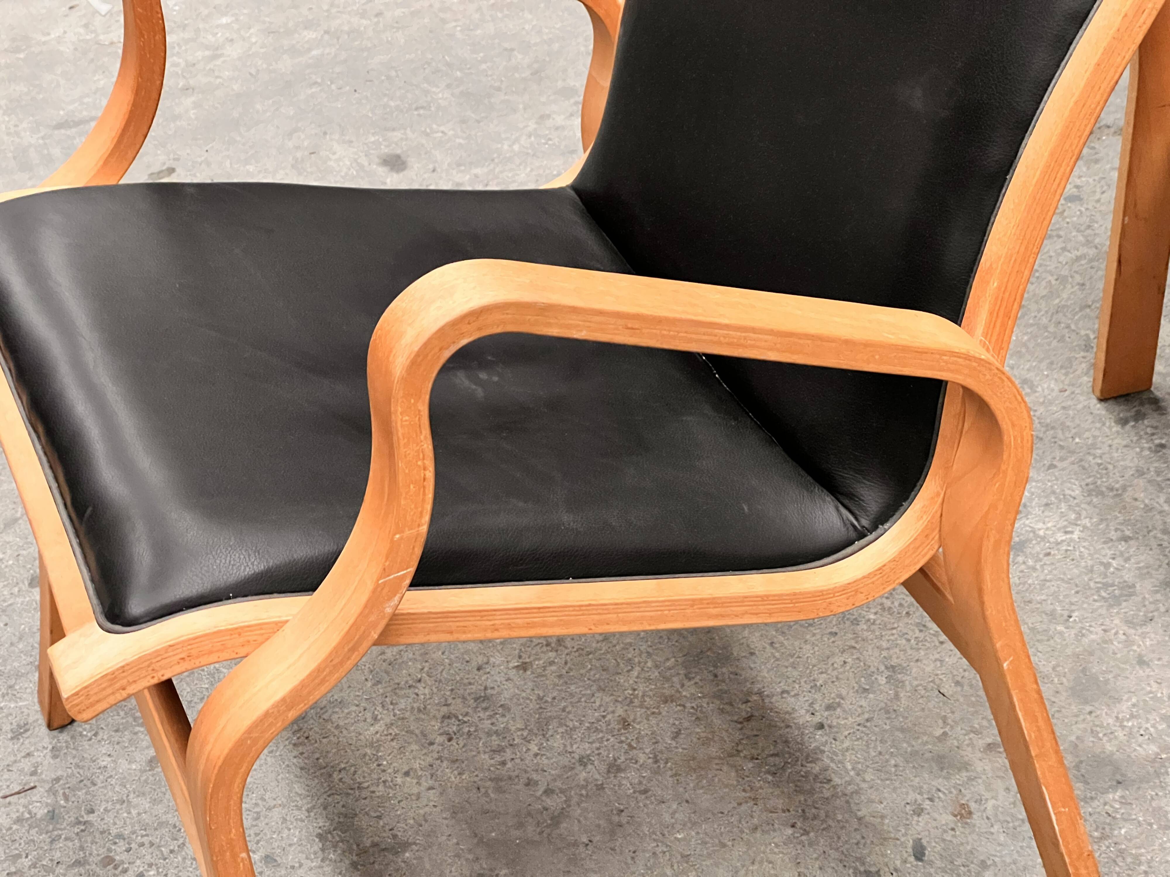 Pair of lounge chairs