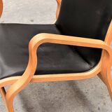 Pair of lounge chairs