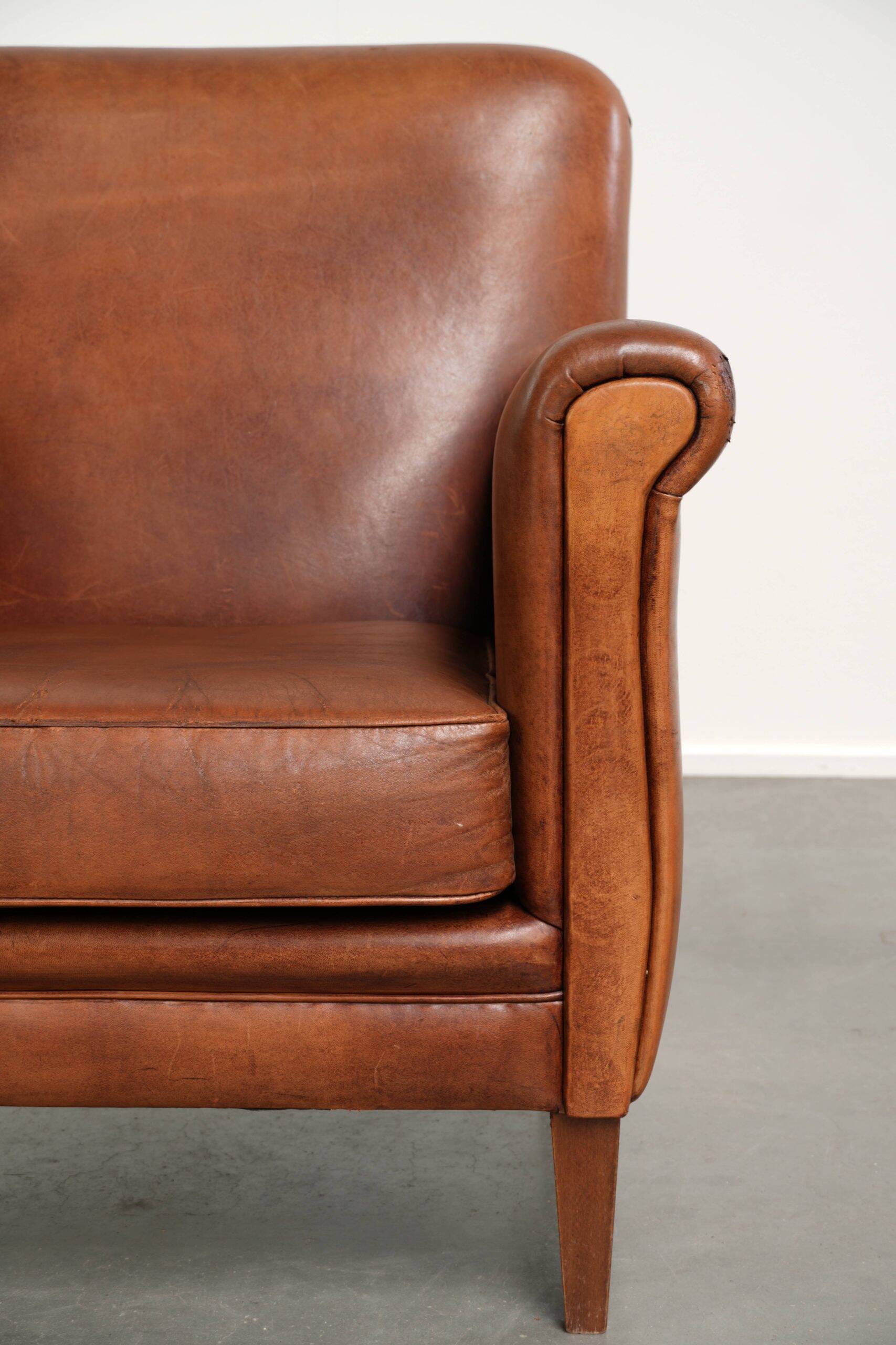 Timeless sheepskin armchair with beautiful colours and a good design