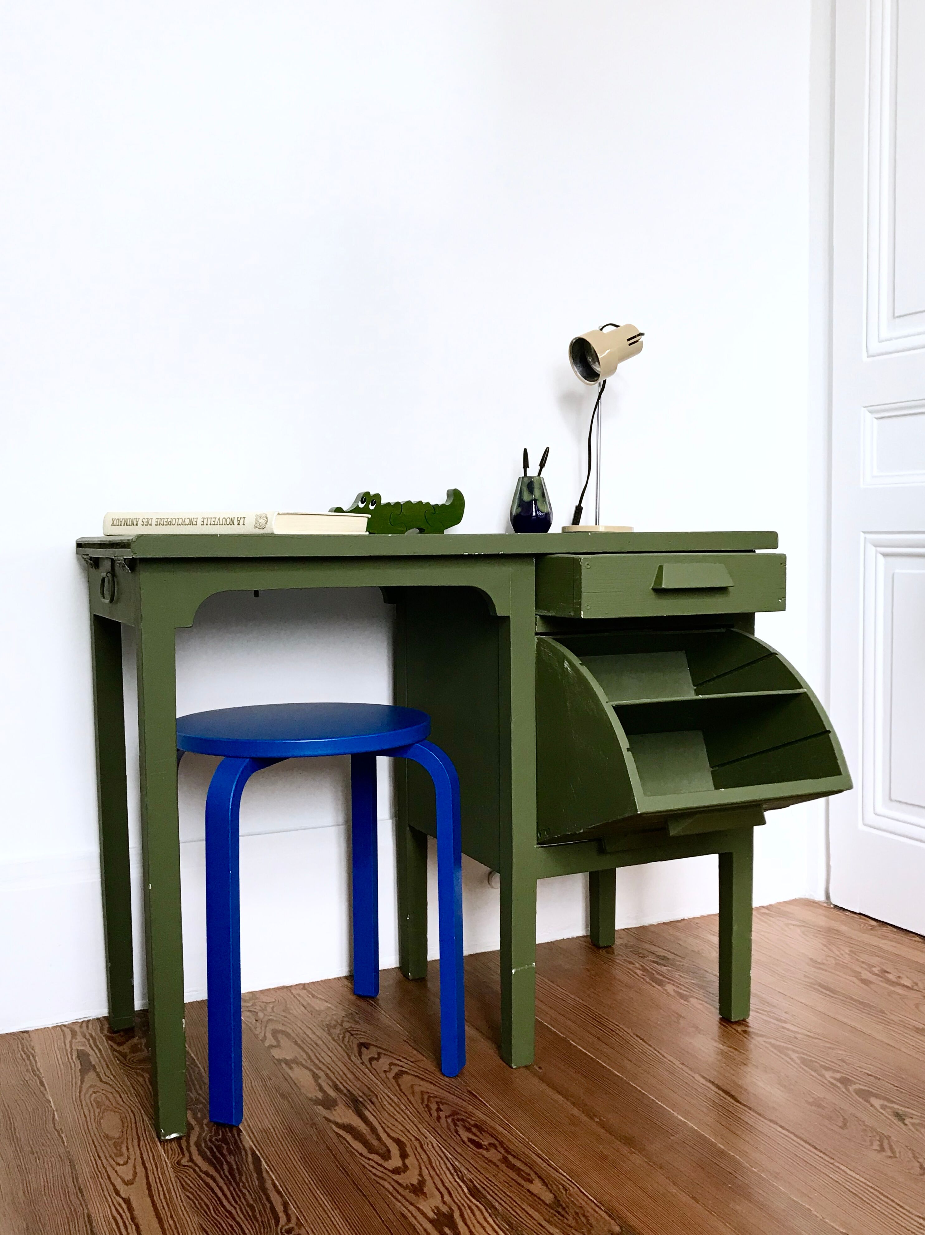 Child desk 1950
