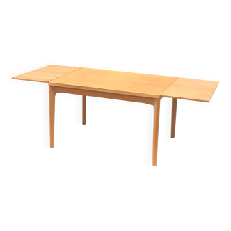 Extendable dining table by Henning Kjaernulf for Vejle Møbelfabrik (Denmark