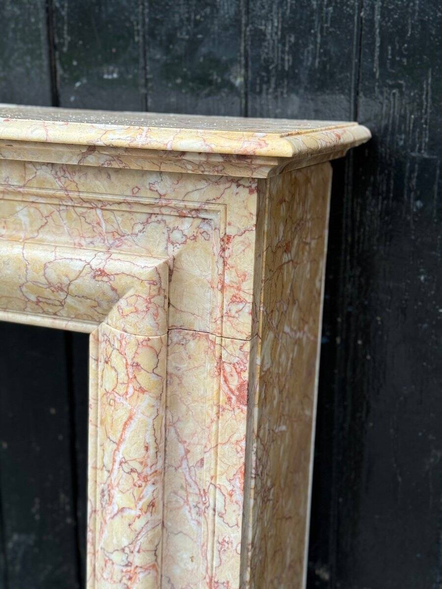 Cheminée de style Louis XIV en marbre jaune Trets vers 1880