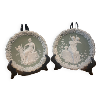 Pair of Wedgwood porcelain plates