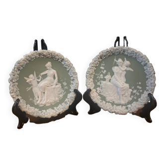 Paire d'assiettes en porcelaine Wedgwood