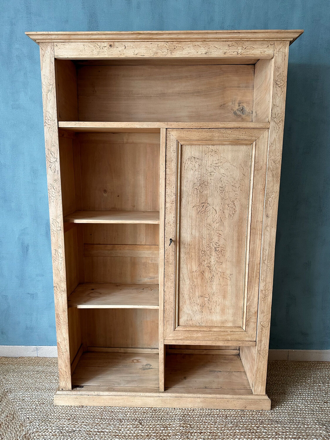 Parisian cabinet