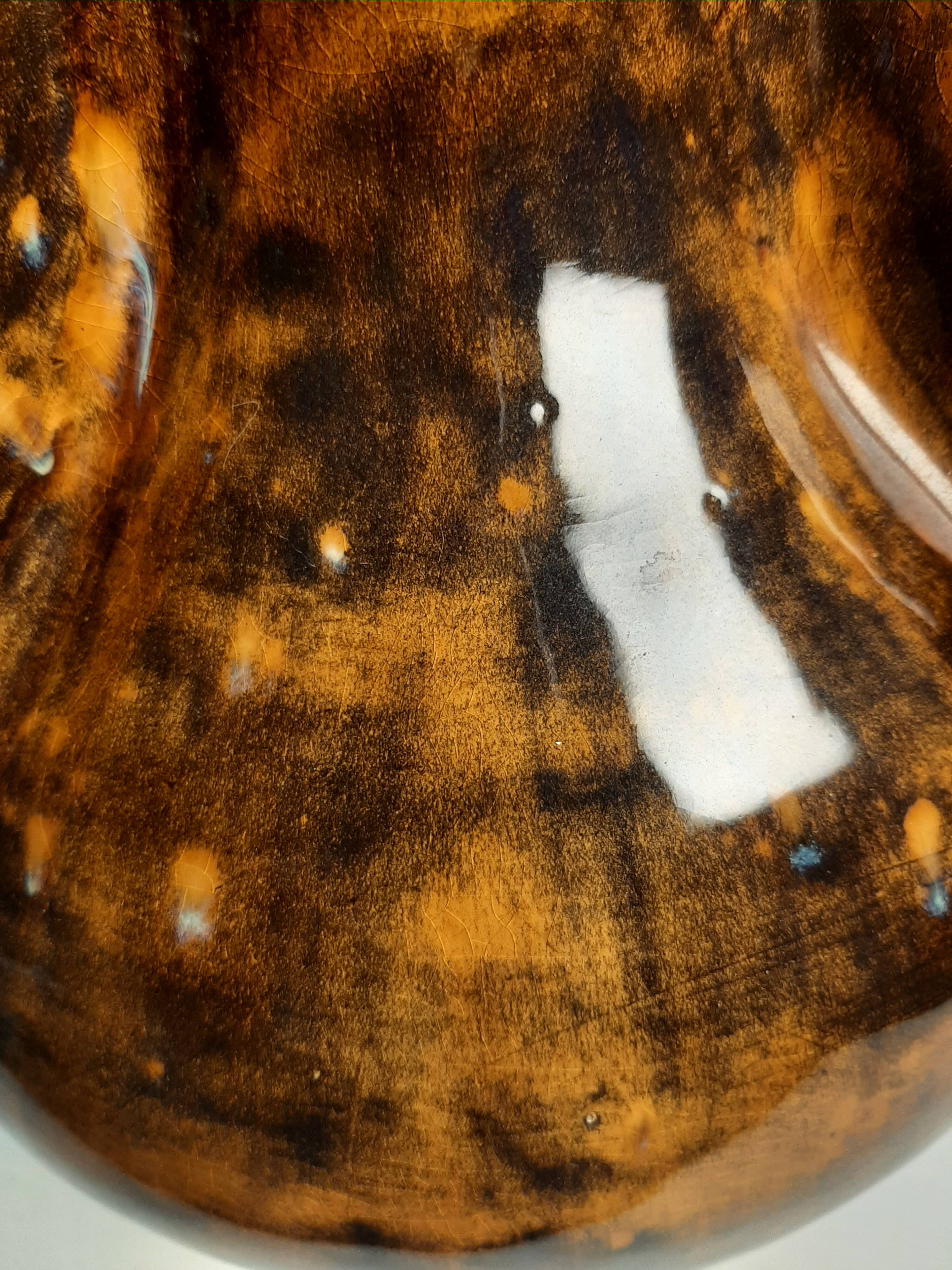 Large vintage vase in the shape of a propeller