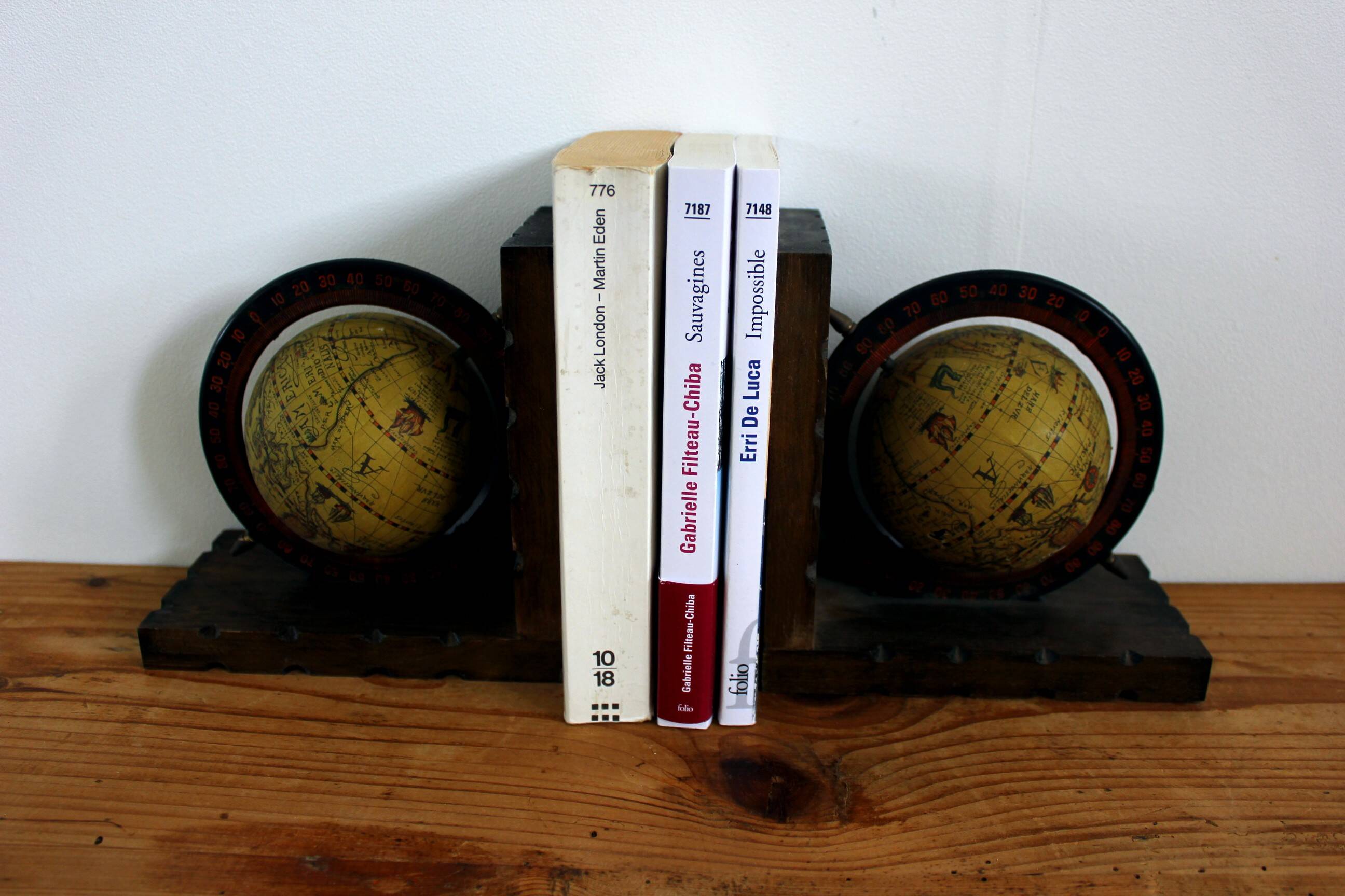 Terrestrial globe bookend