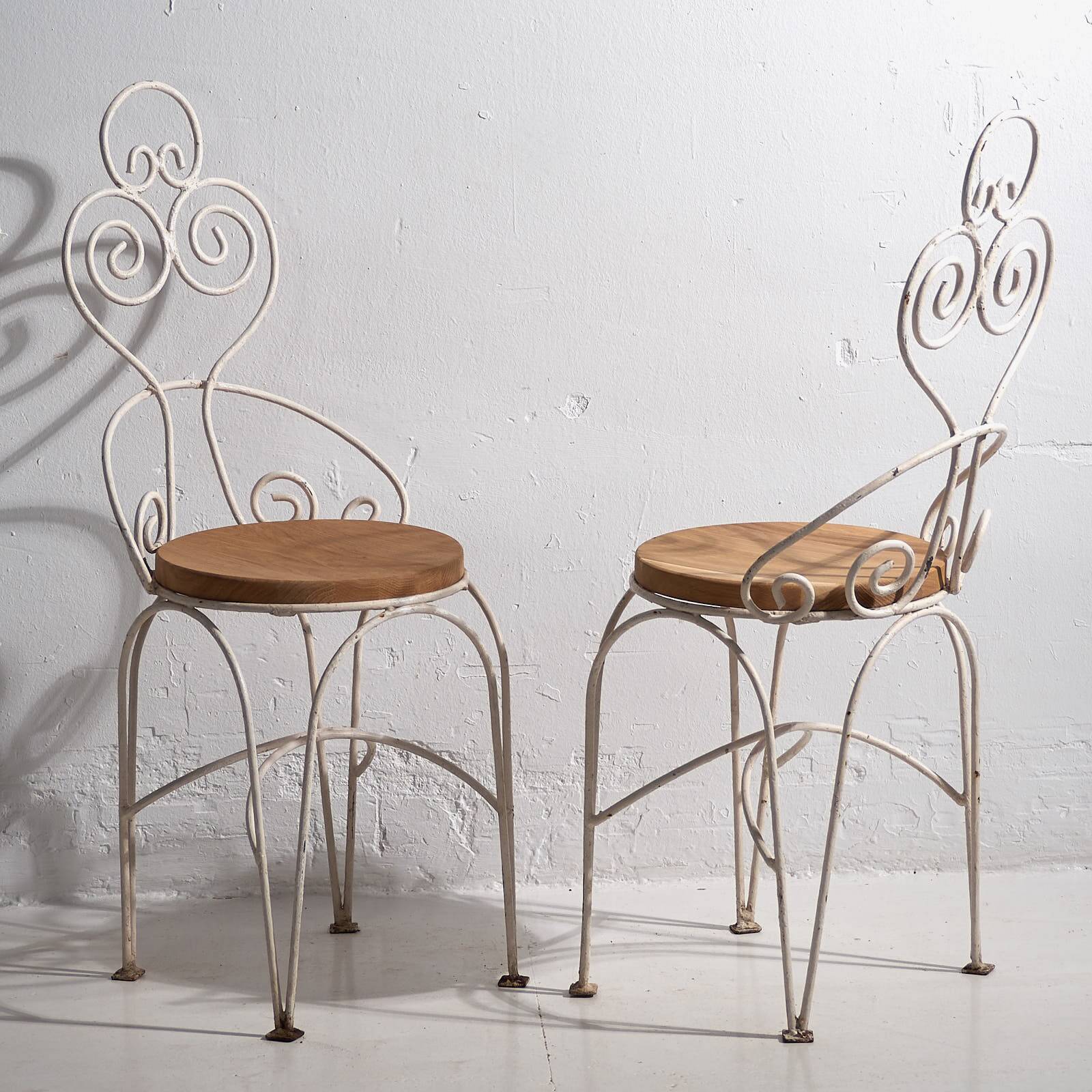 Antique white garden chairs (circa 1920). Set of 4 pieces