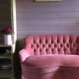 Padded toad bench