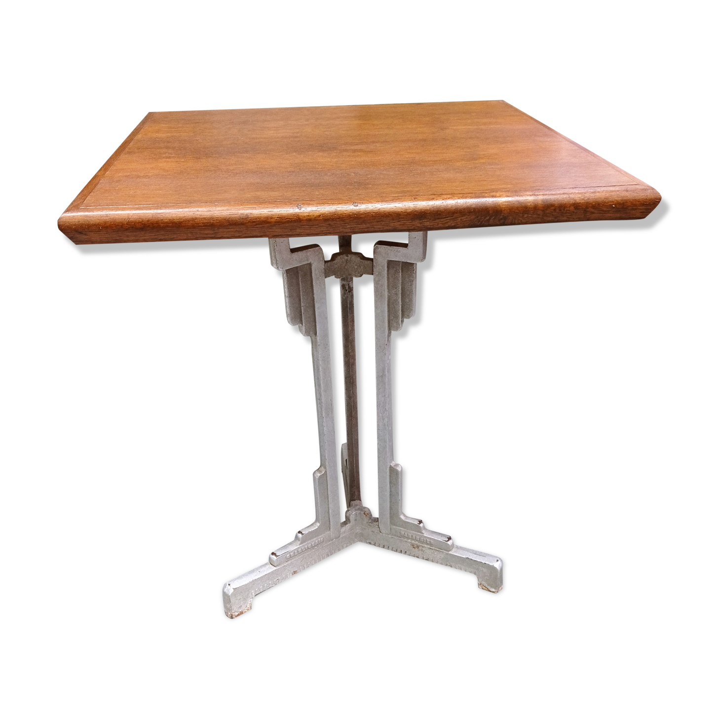 Charlionais and Panassier bistro table