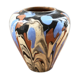 Vase dripping in varnished earth