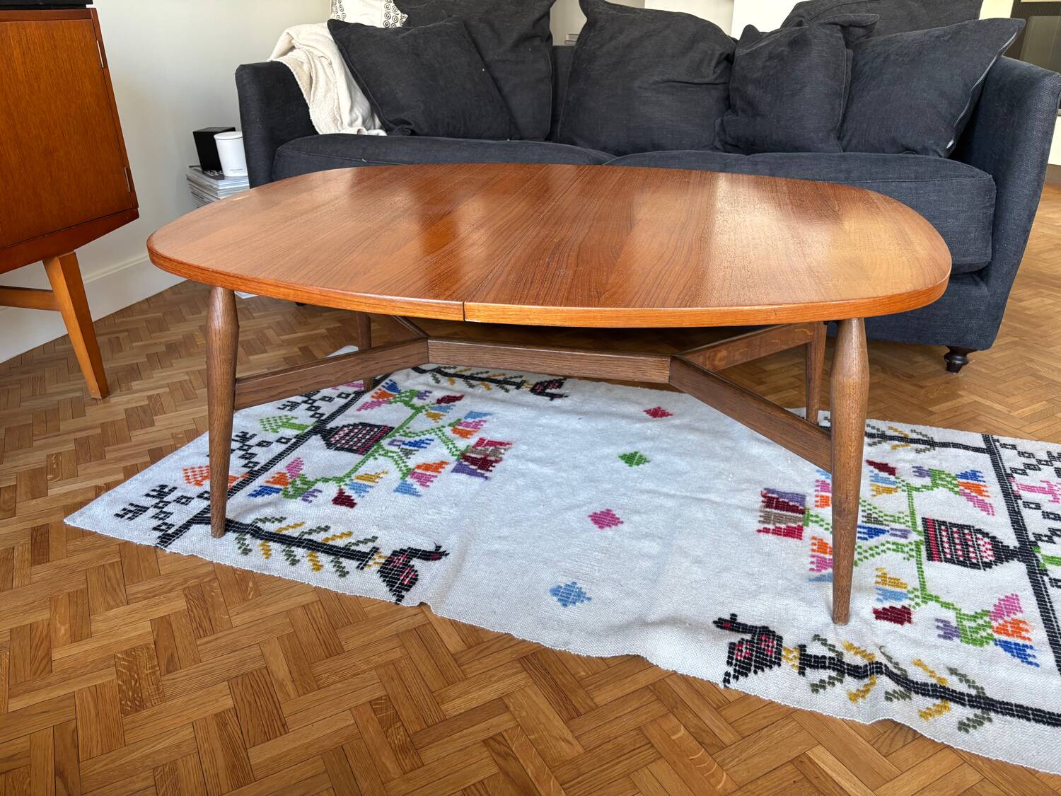 Smorrebrod lift-up coffee table