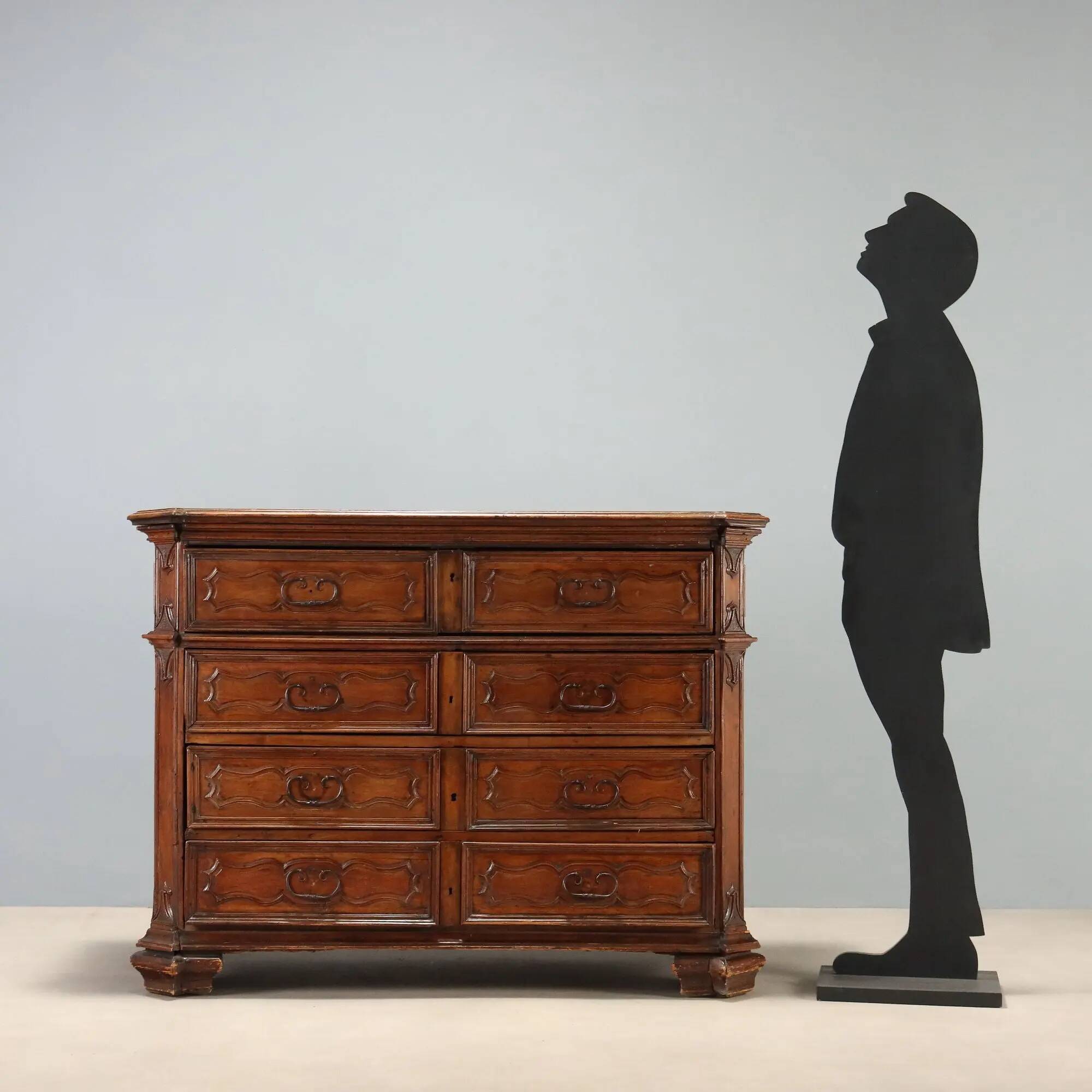 Antique baroque walnut commode, Italy, 18th century
