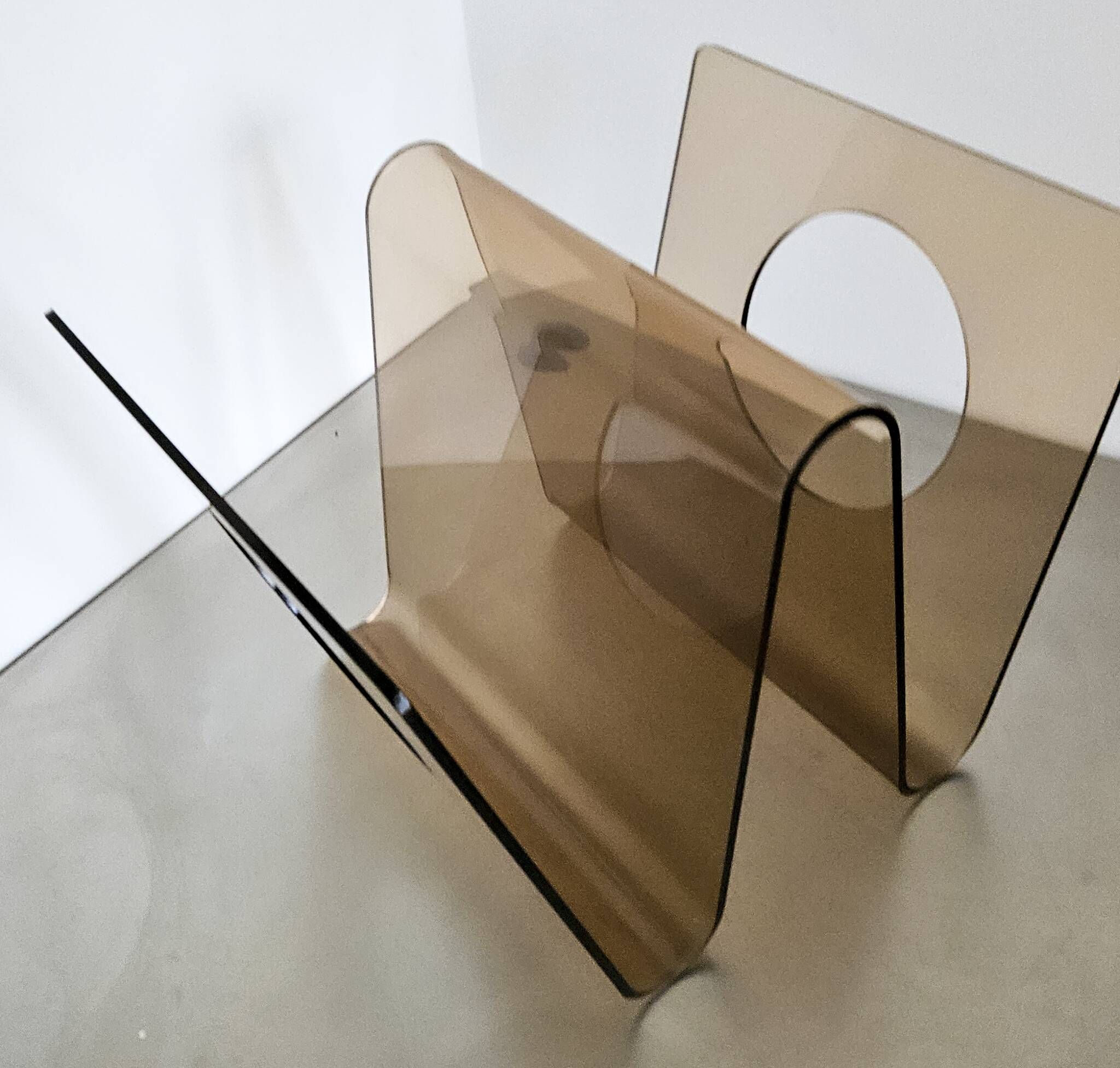 Vintage magazine rack 1970 Michel Dumas for Roche Bobois