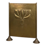 Écran de cheminée en cuivre martelé Art Déco élégant, France années 1920