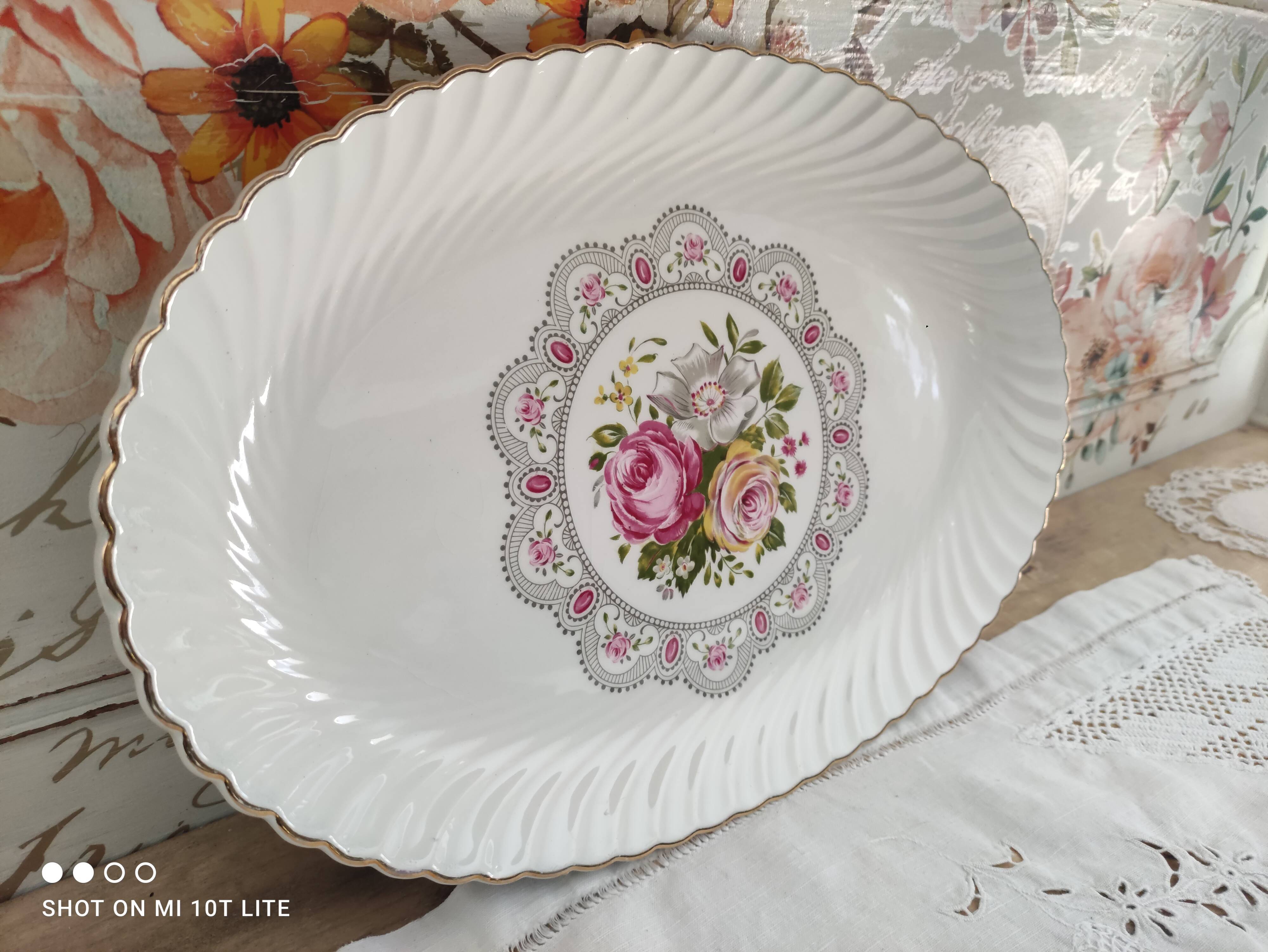 Large oval flat K&G Lunéville model Tradition