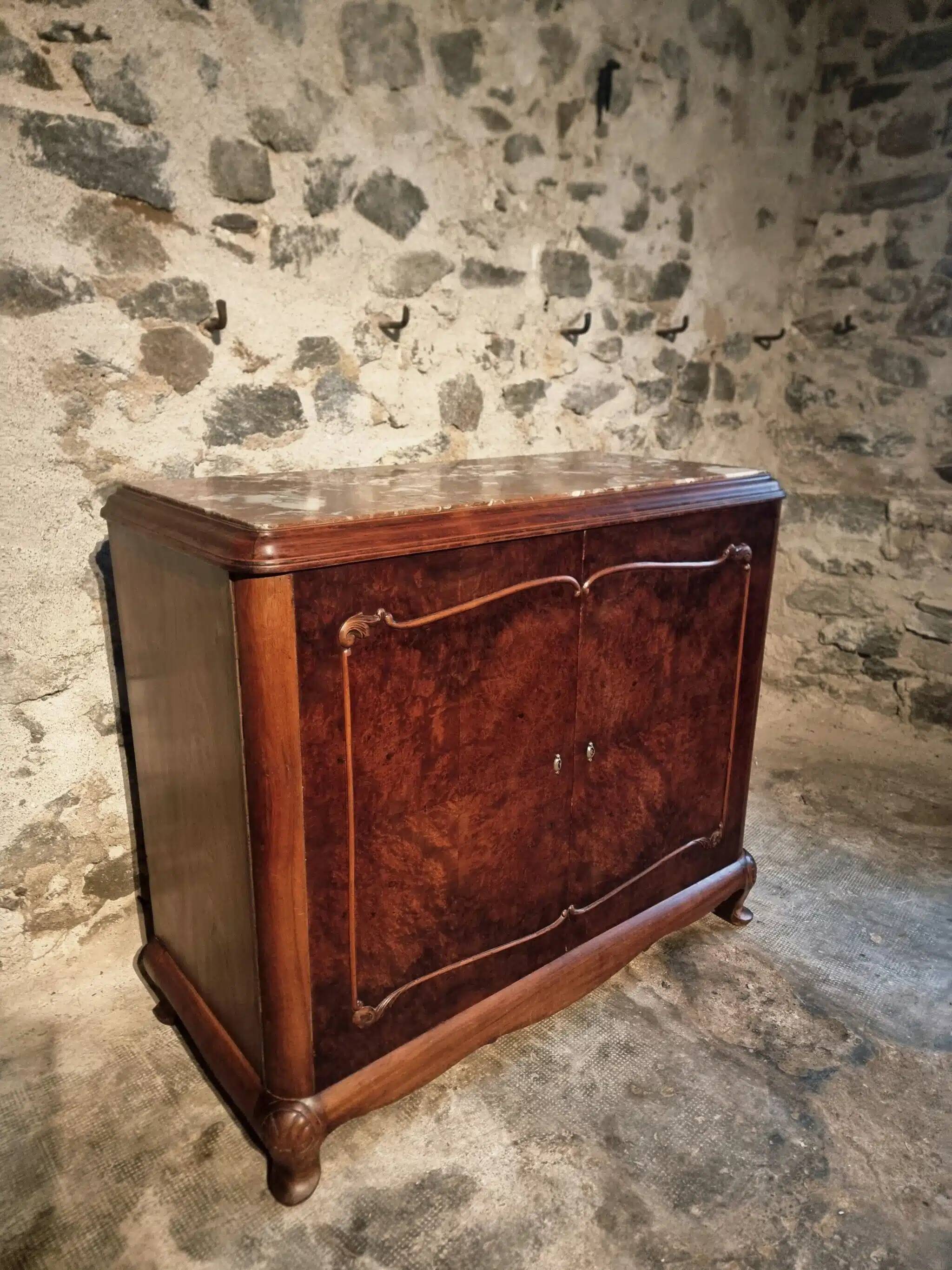 Buffet art déco français en noyer et acajou avec plateau en marbre, fin des années 1920