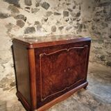 Buffet art déco français en noyer et acajou avec plateau en marbre, fin des années 1920