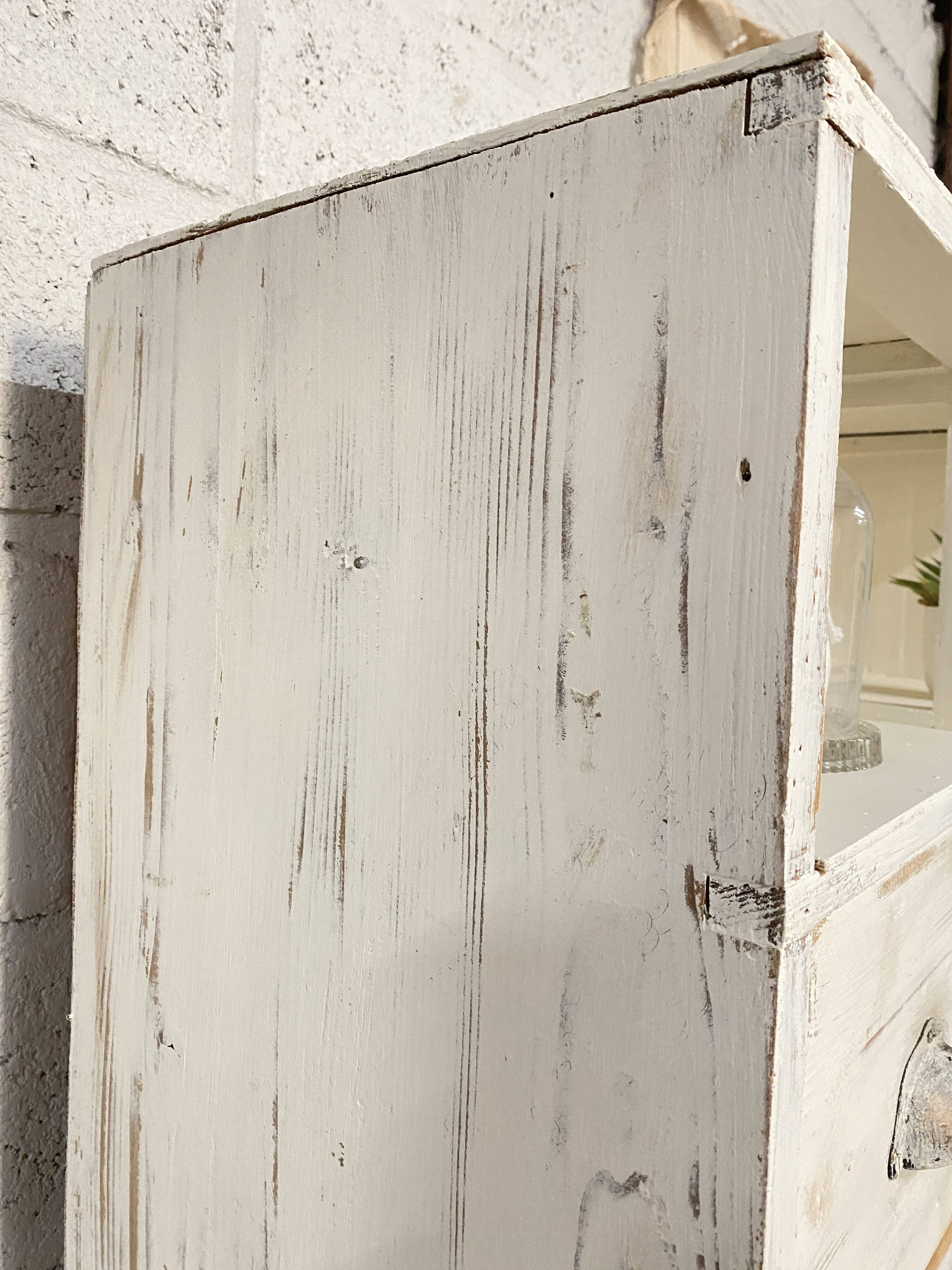 workbench with drawers