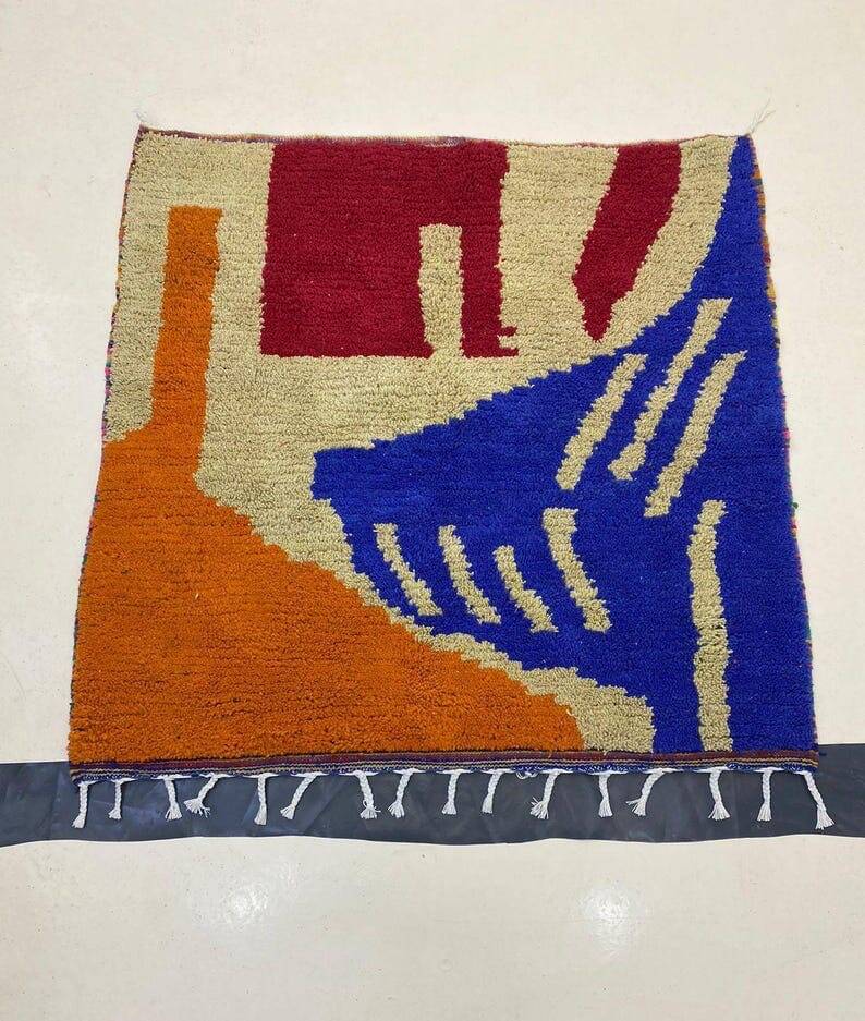 Traditional handcrafted Berber rug, size 140 x 260 cm