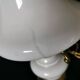 lampe de chevet en opaline blanche