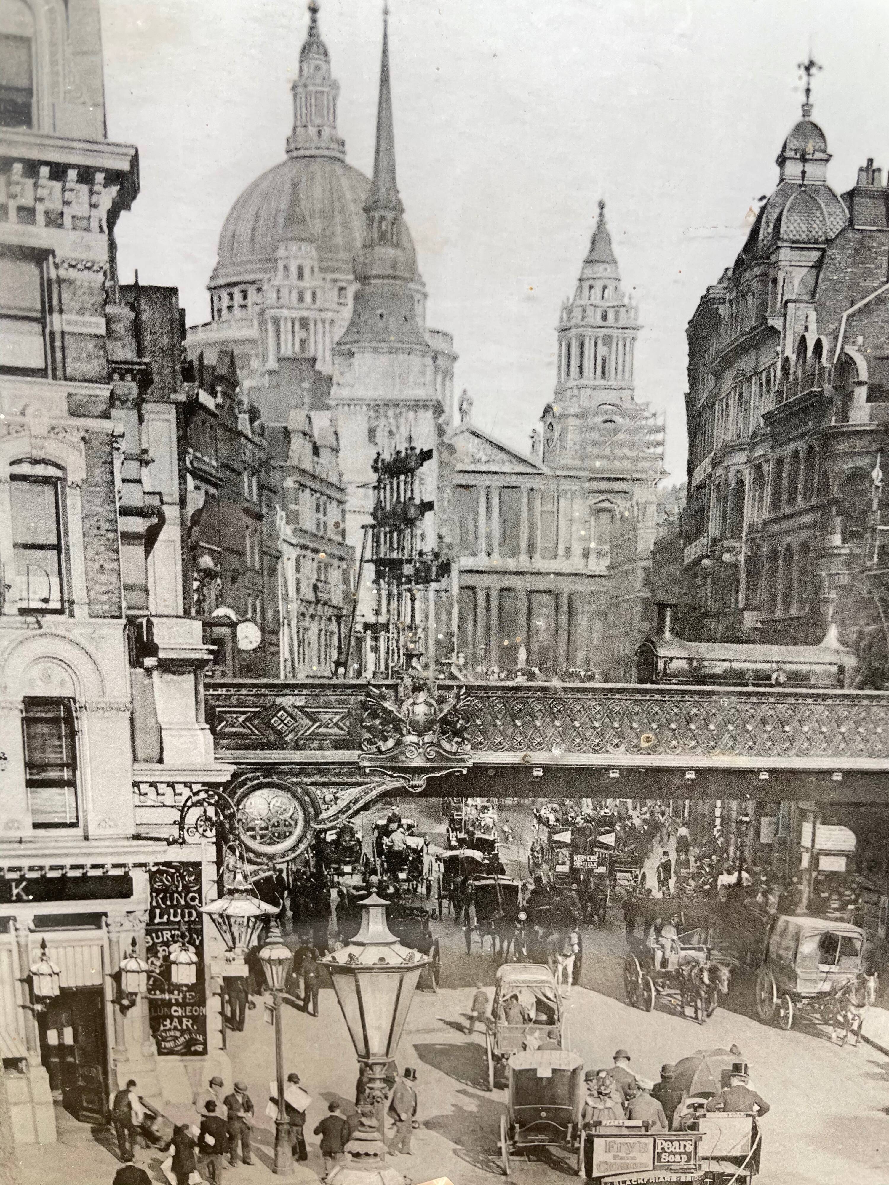 Photography London pressed under glass and cardboard - End 19th