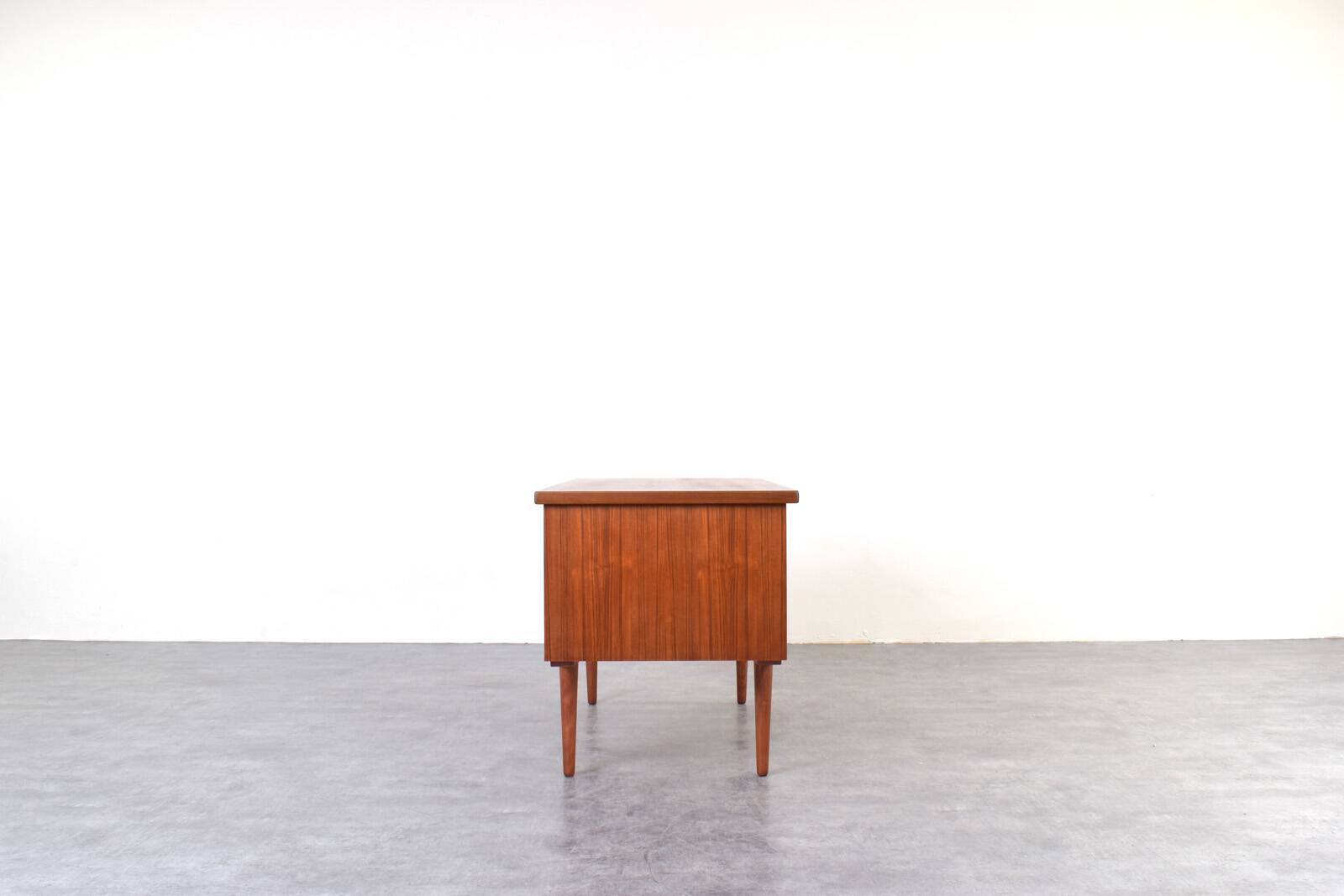 Mid-Century Teak Desk by Fredrik Kayser for Skeie Møbler, 1960s.