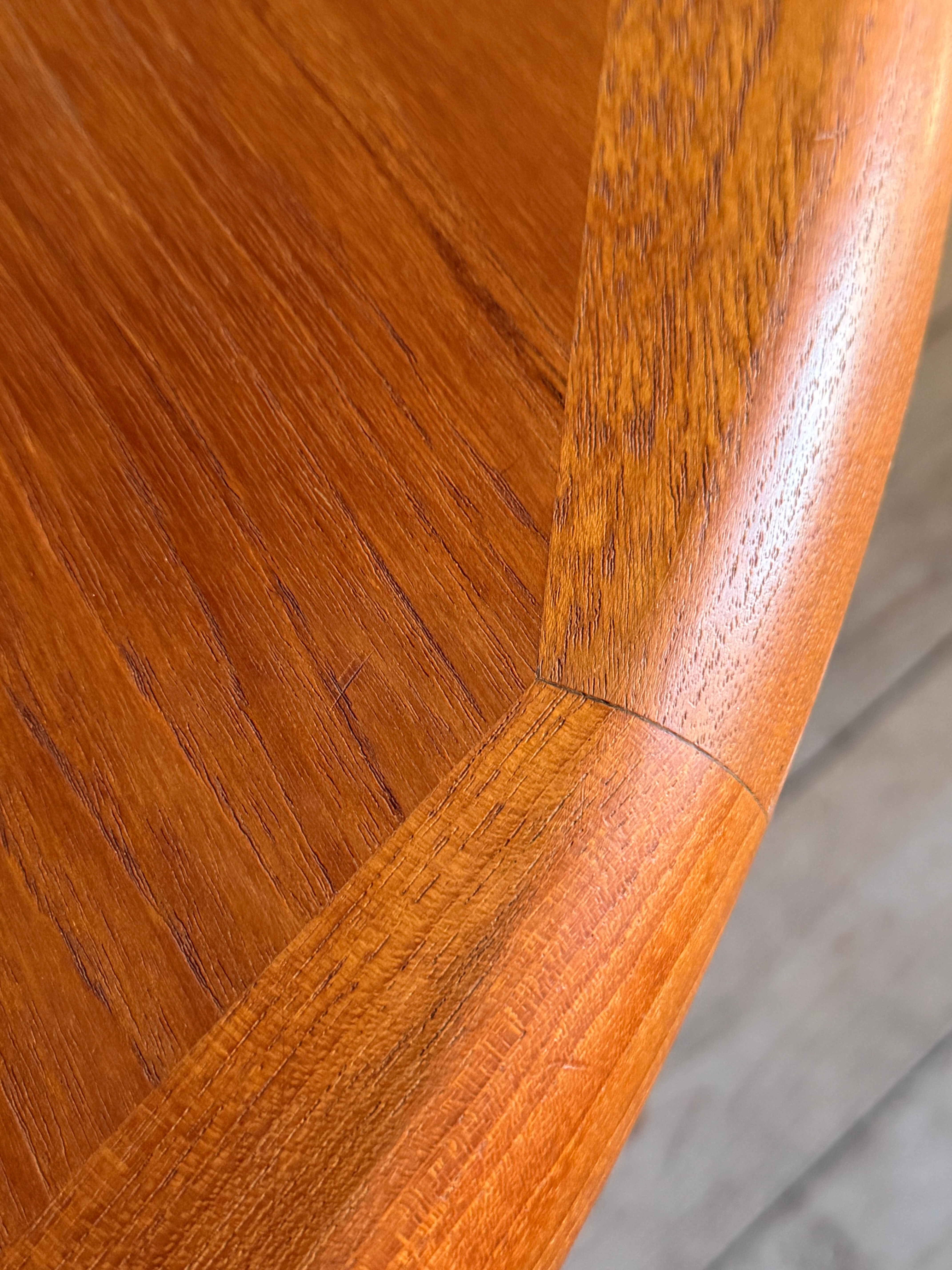 Table scandinave teck ronde vintage pied central étoile extensible