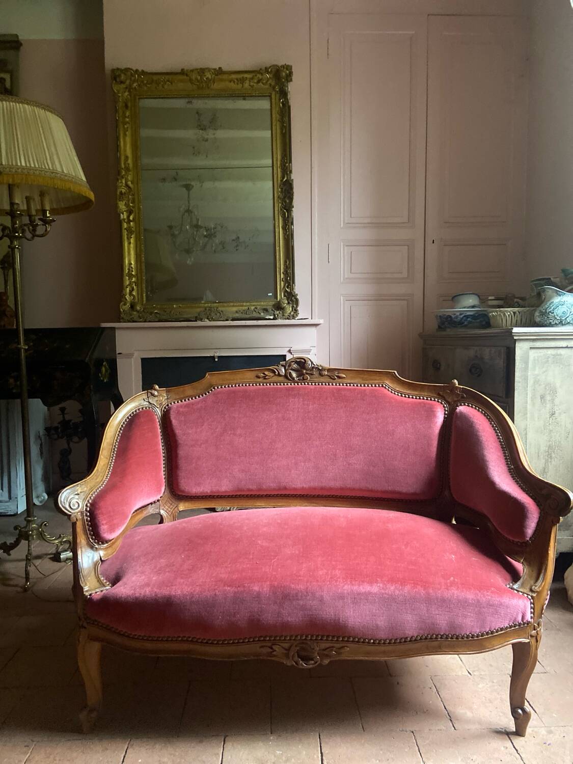 Small antique Louis XV style pink velvet loveseat bench