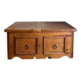 Low pine buffet