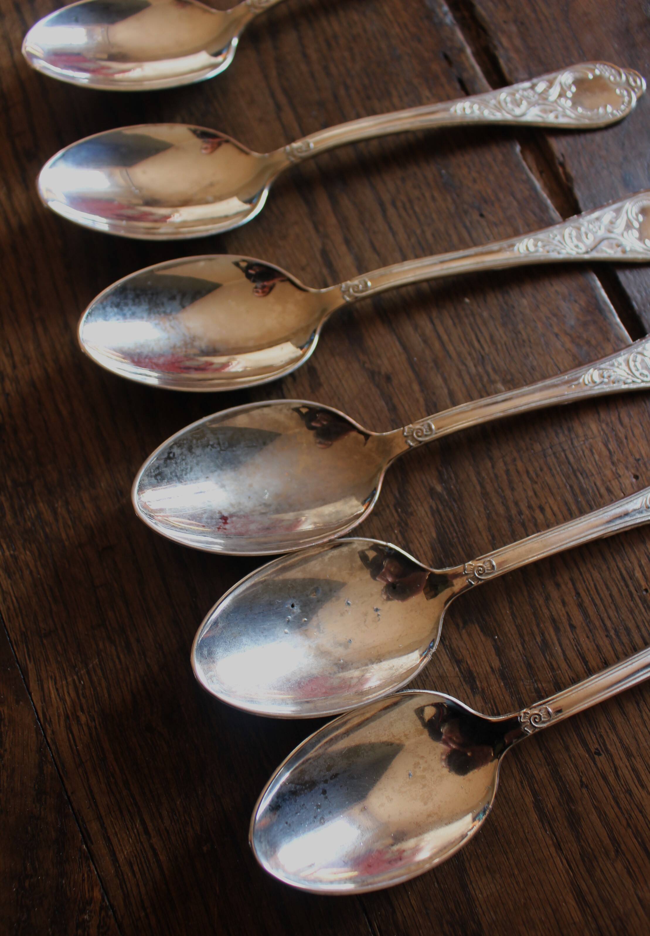 A set of 6 forks + 6 spoons silver metal foliage