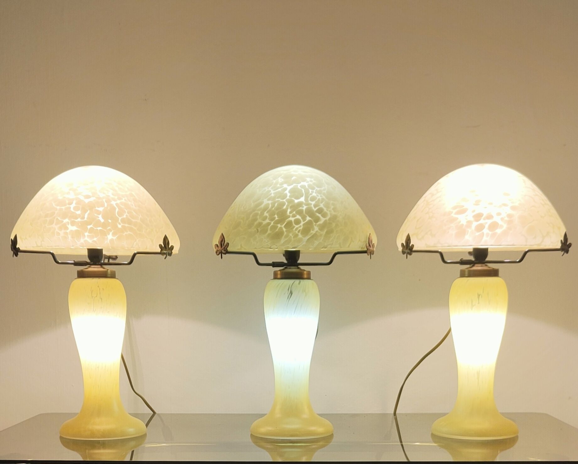 Mushroom trio lamps in glass paste 1980