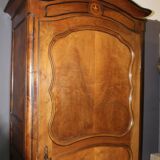 Louis XV bonnetière in walnut from the late 18th century