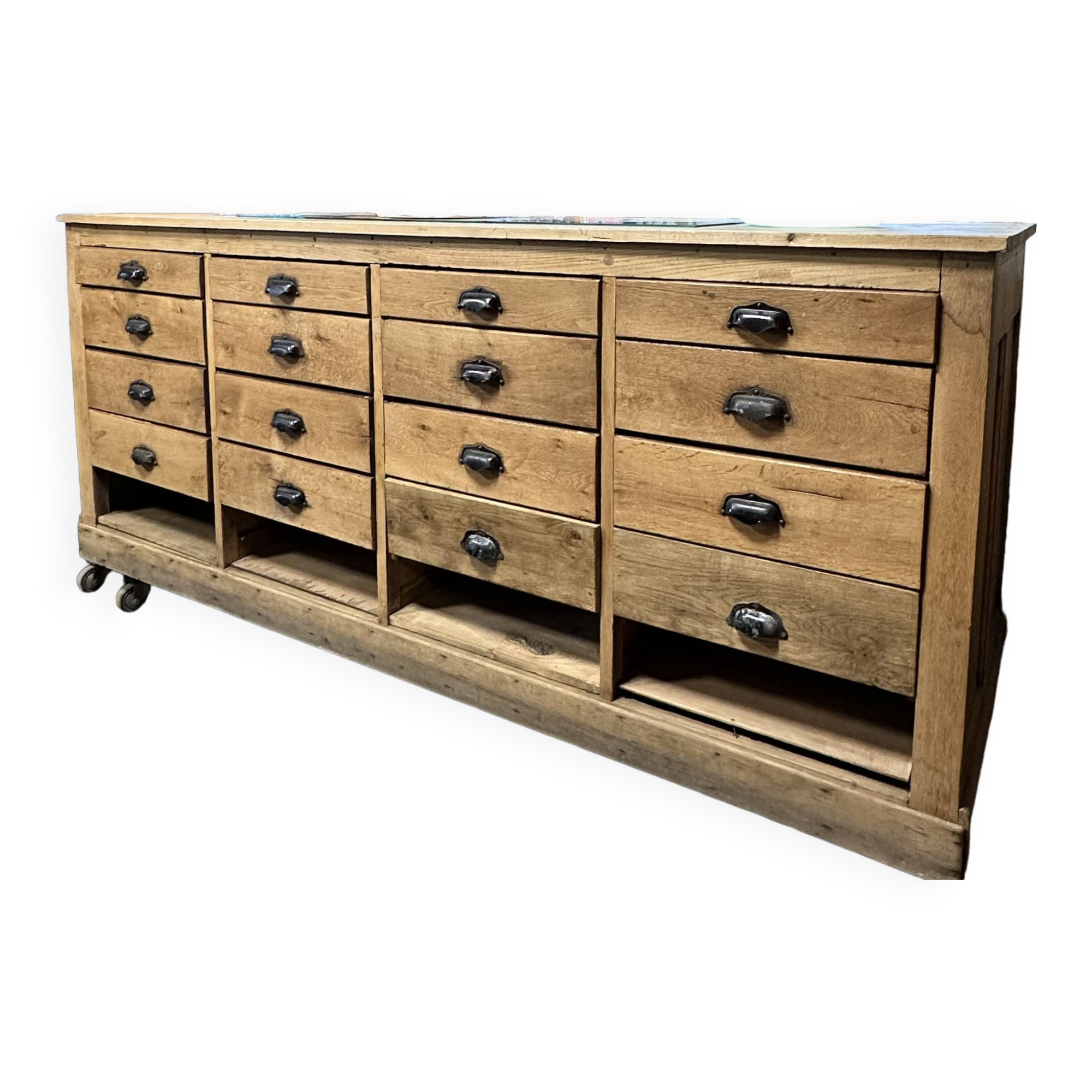 Large counter with drawers