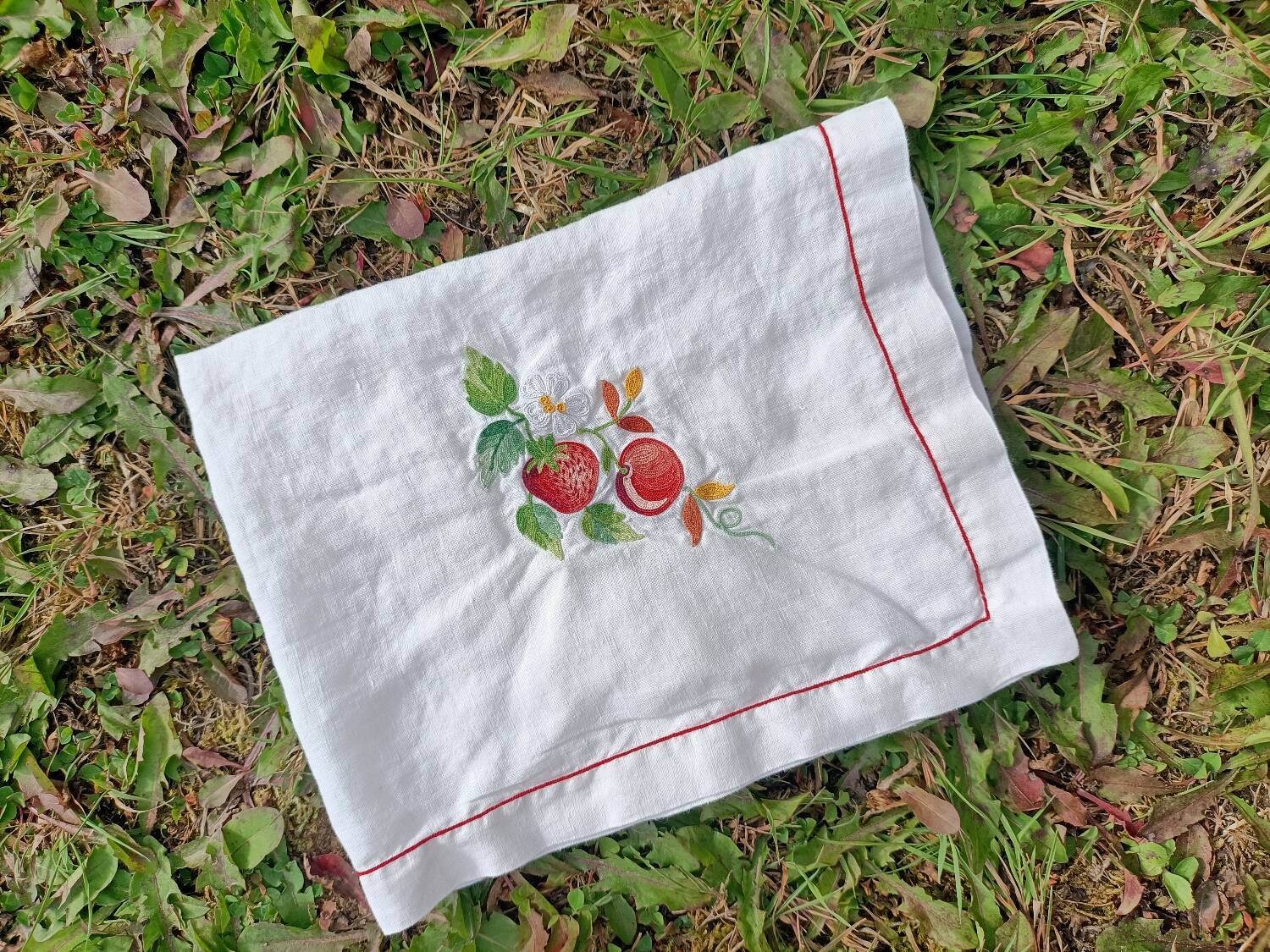 Retro Strawberry Napkin