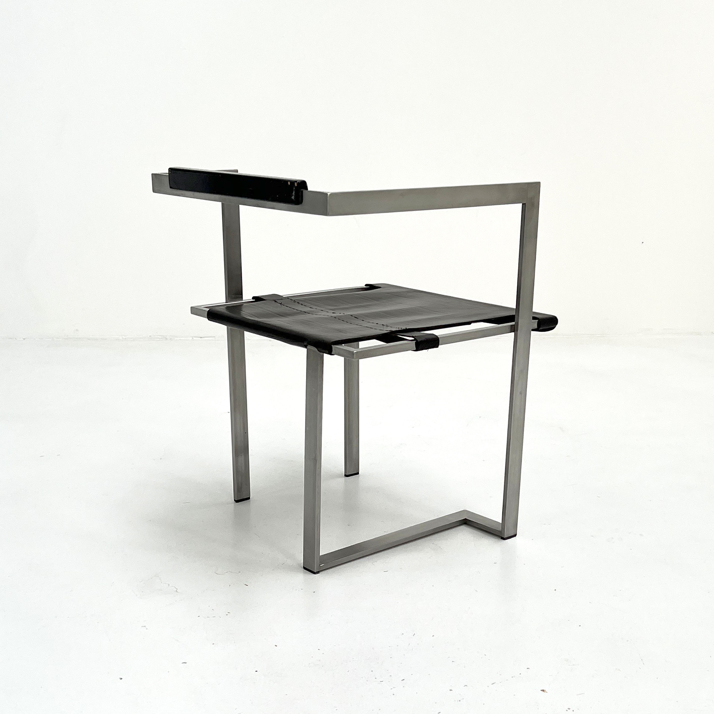 Chaise géométrique  en cuir et chrome, 1980s