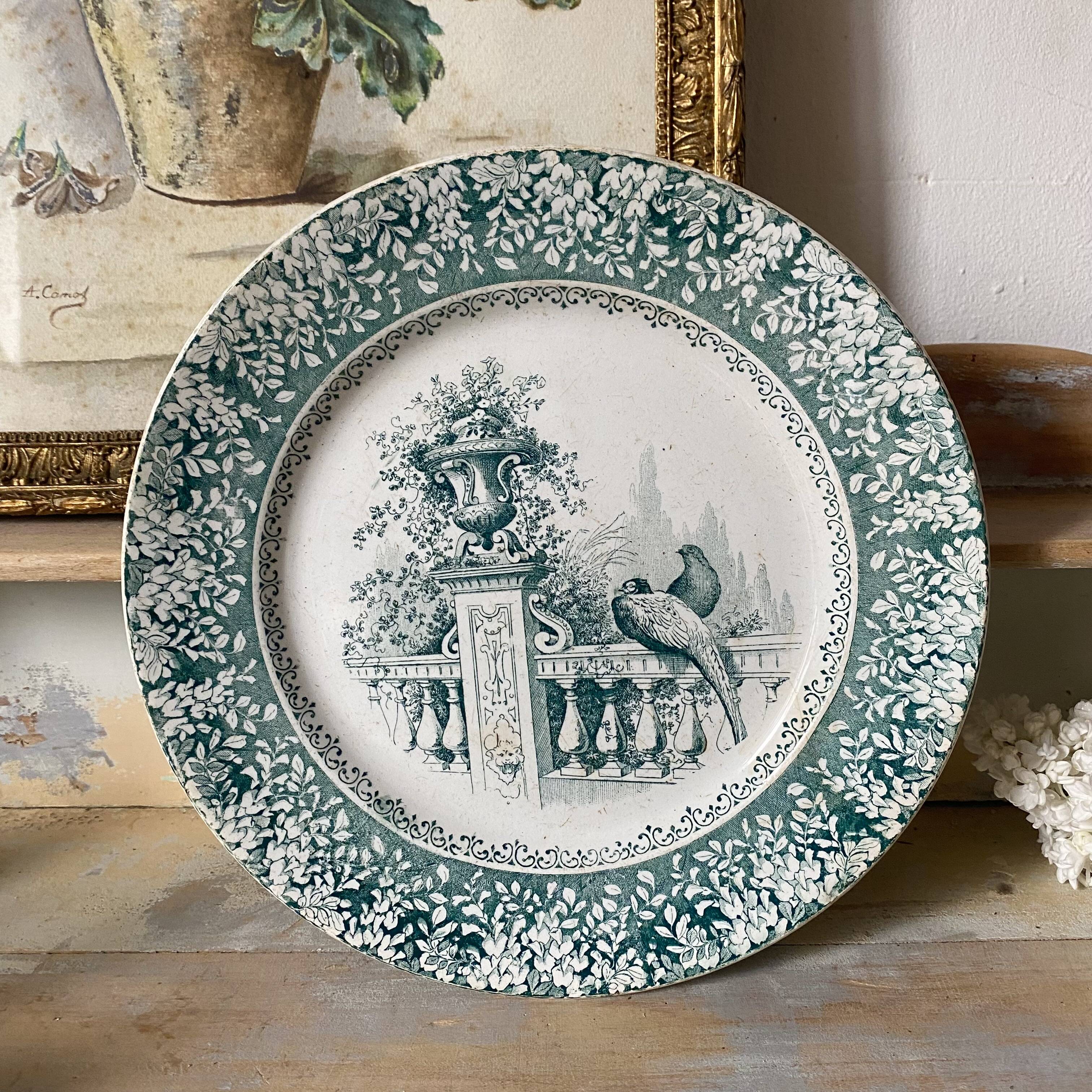 Green ironstone plate from Creil and Montereau "Khiva"