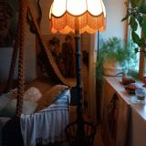 Floor lamp with fringed shade