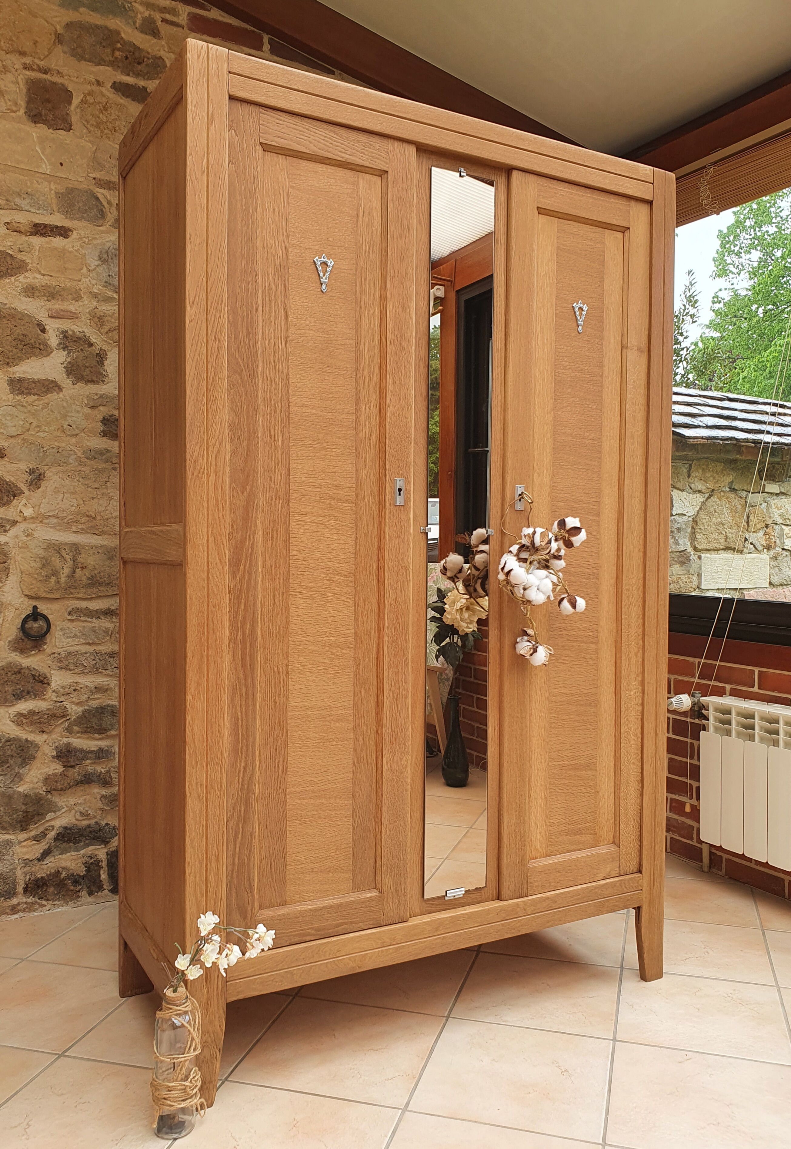 Armoire parisienne