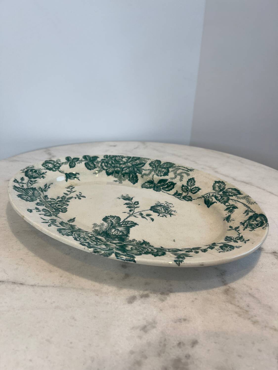 Iron earth presentation dish - roses - Bordeaux