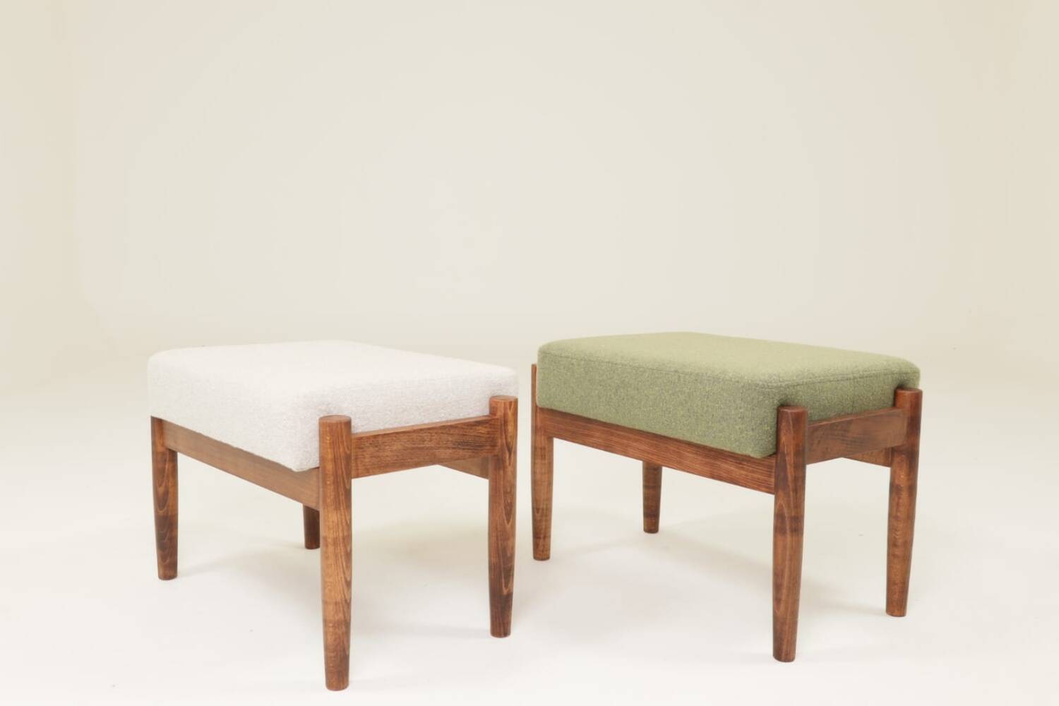 Set two footrest in vintage style, boucle upholstery, wooden pouffe