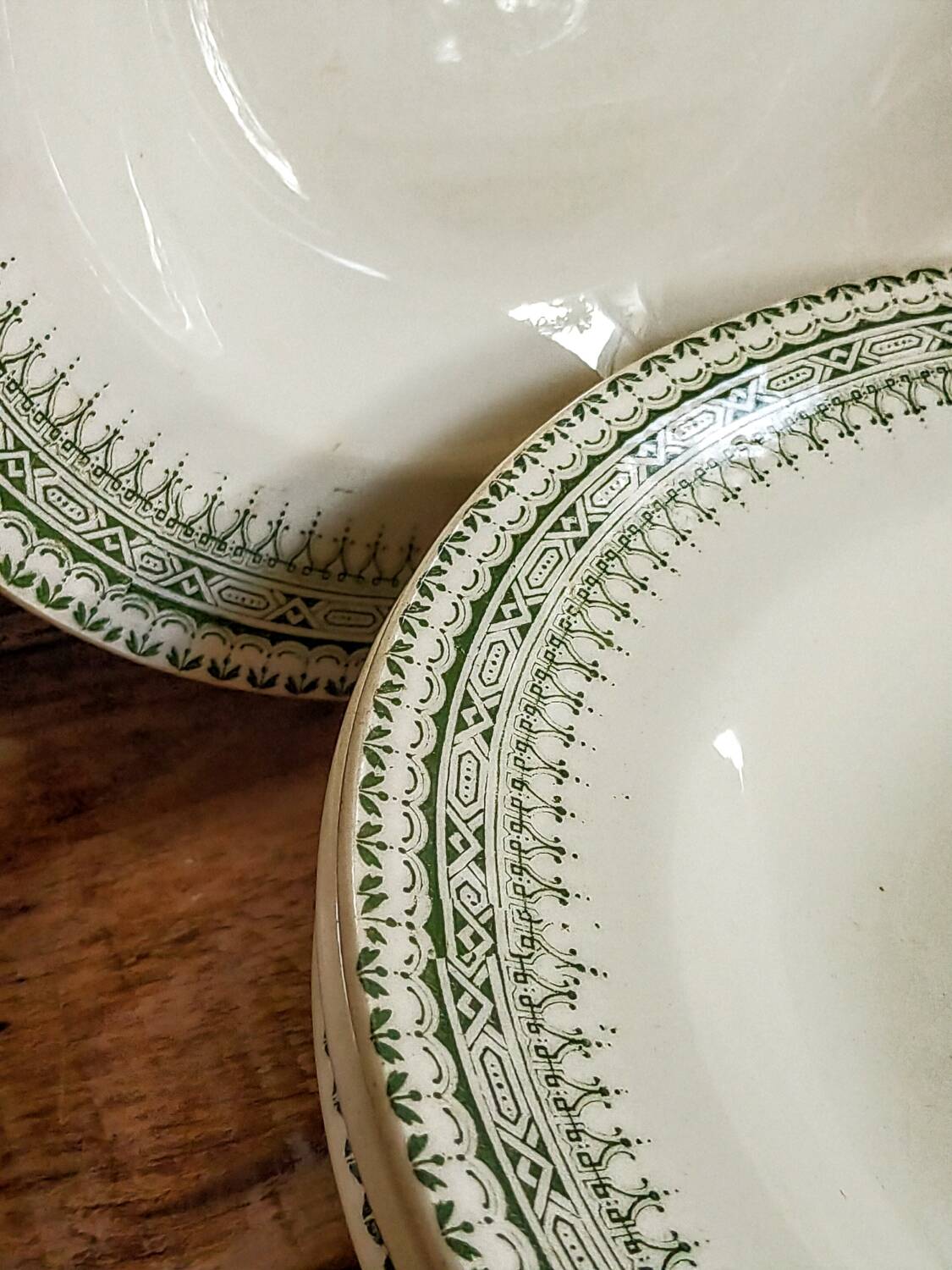 Five old plates Terre de fer from Choisy-Le-Roi HB and cie