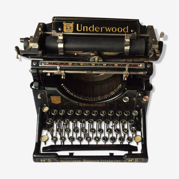 Old underwood typewriter