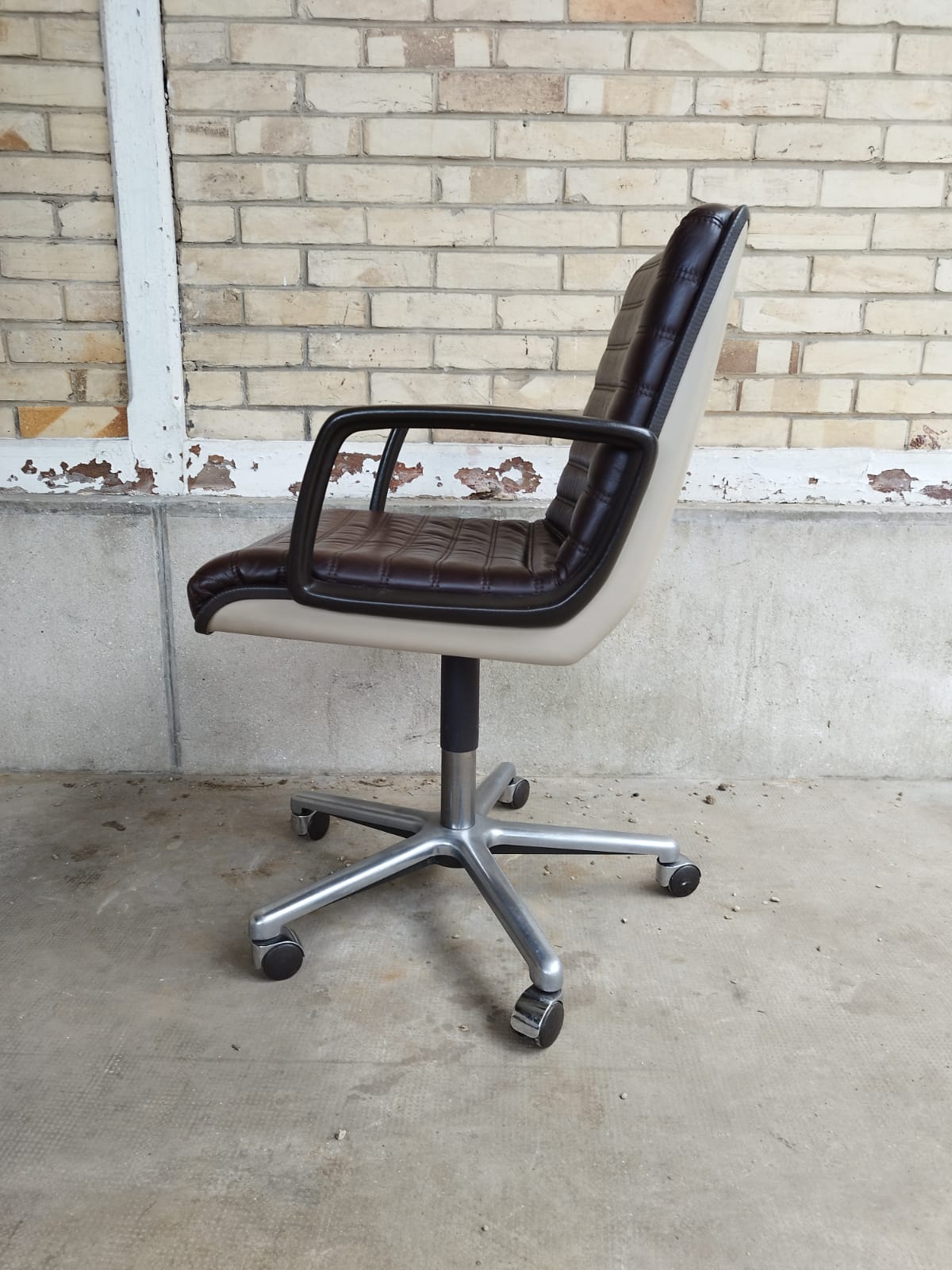 Fauteuil vintage cuir eurosit - france 1983