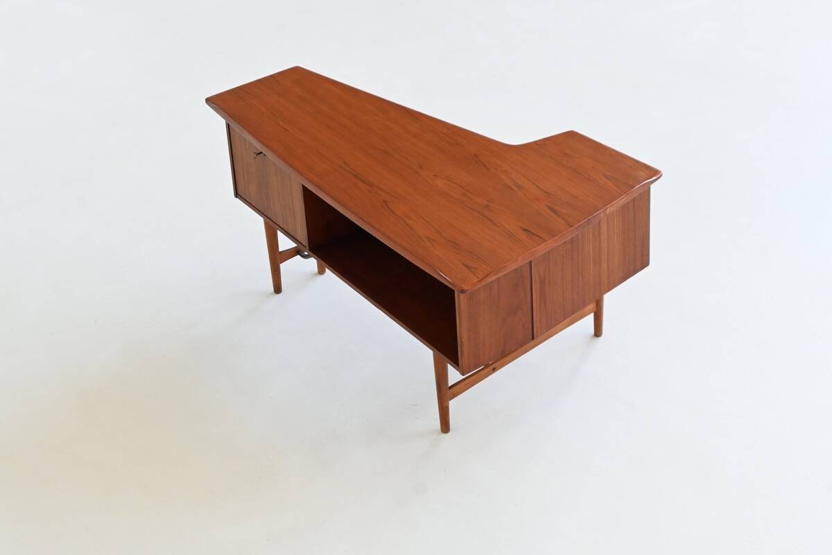 Peter Løvig Nielsen boomerang writing desk in teak Løvig Denmark 1960