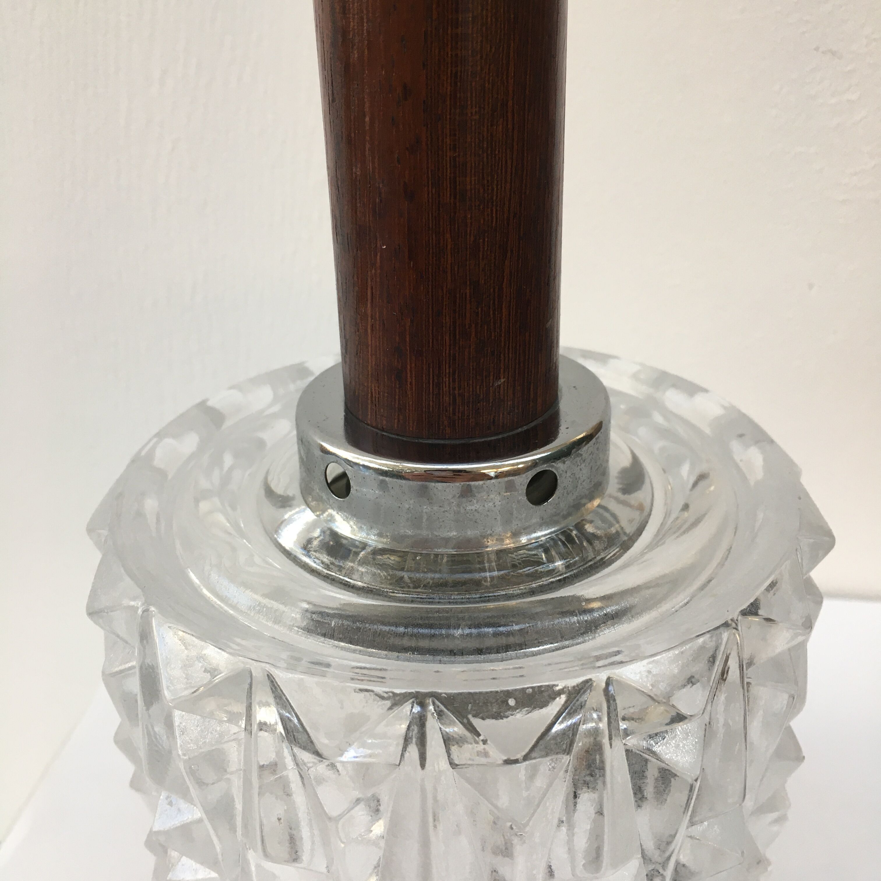 Scandinavian pendant lamp in molded glass and teak