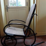 Vintage canneal rocking-chair