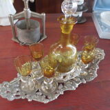 Early 1900s liquor service