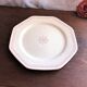 Ancienne assiette à dessert beige moucheté rose collection Dentelle St Amand