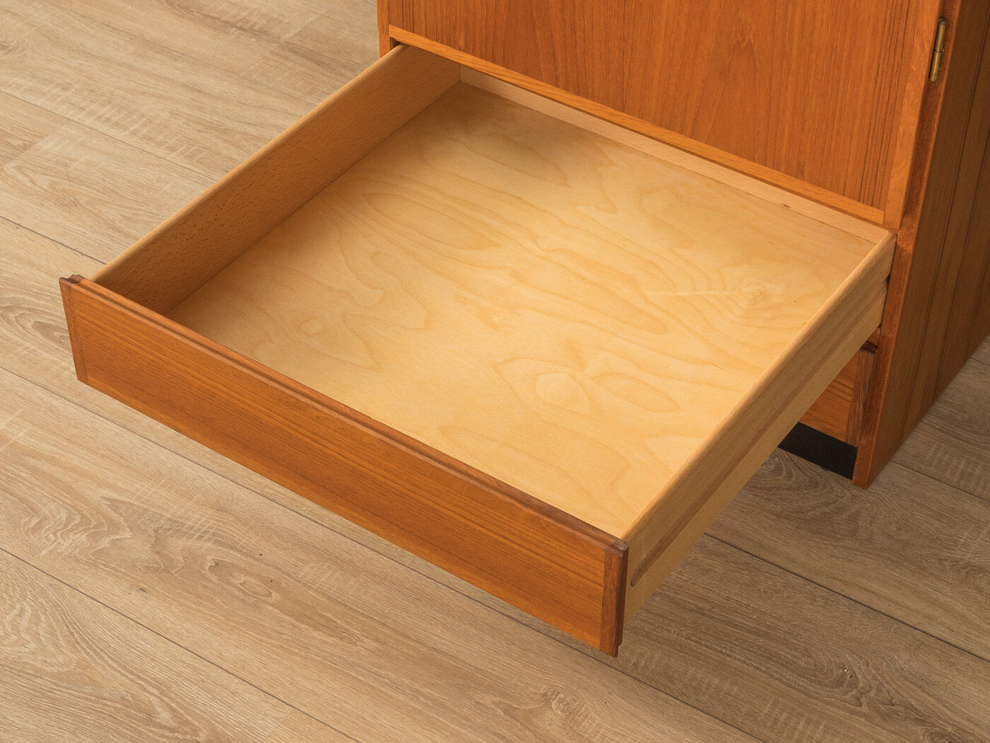 1960s wardrobe, Omann Jun